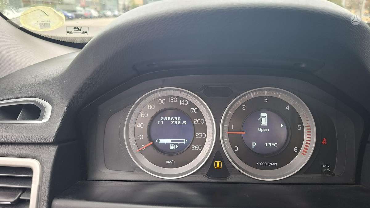 Volvo XC70 2012 — photo 11