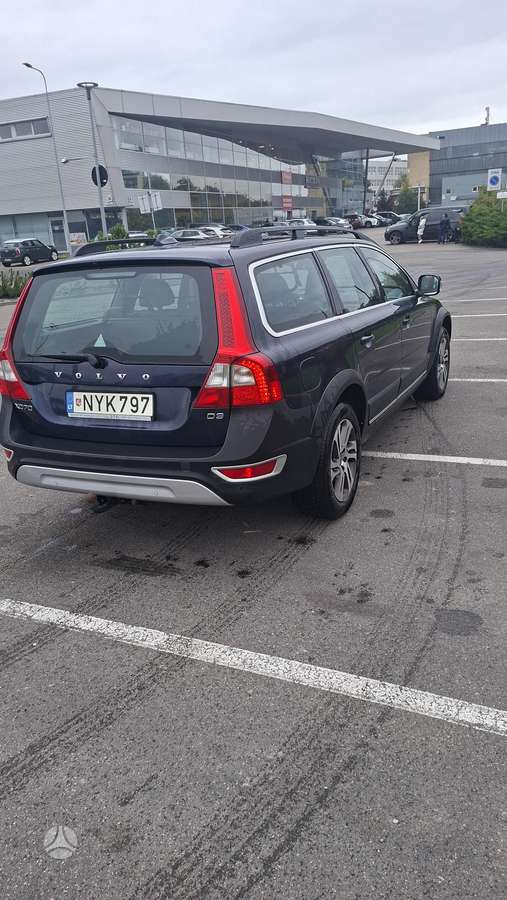 Volvo XC70 2012 — interior