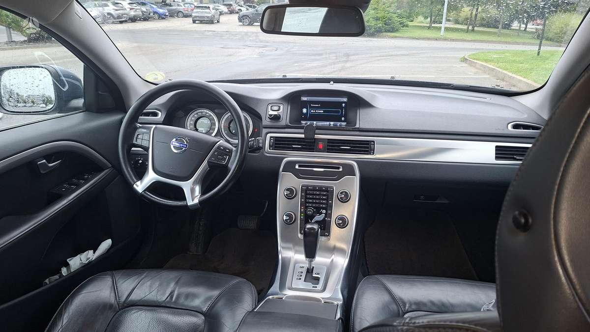 Volvo XC70 2012 — photo 7