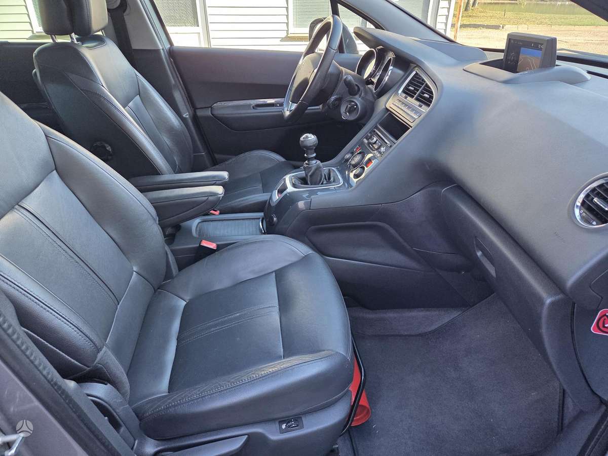 Peugeot 5008 2015 — photo 14