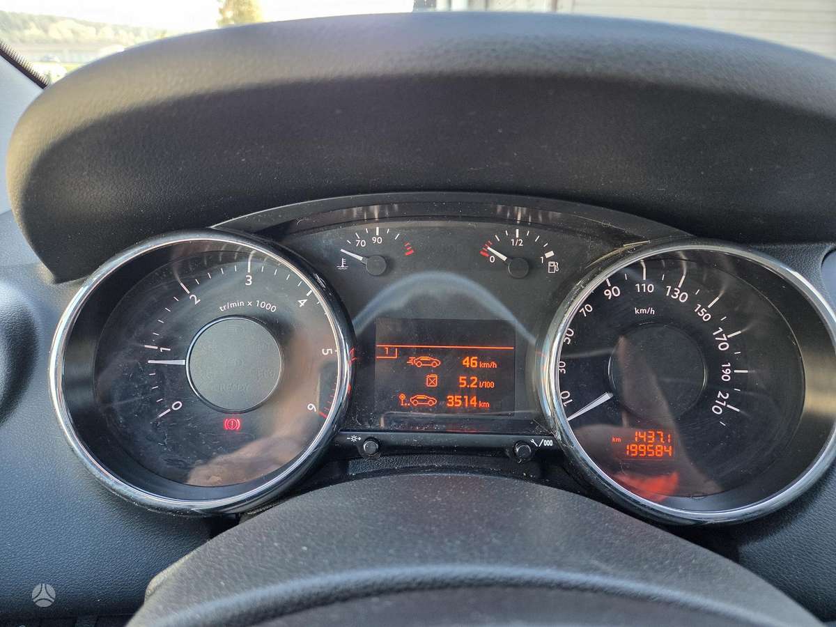 Peugeot 5008 2015 — photo 15