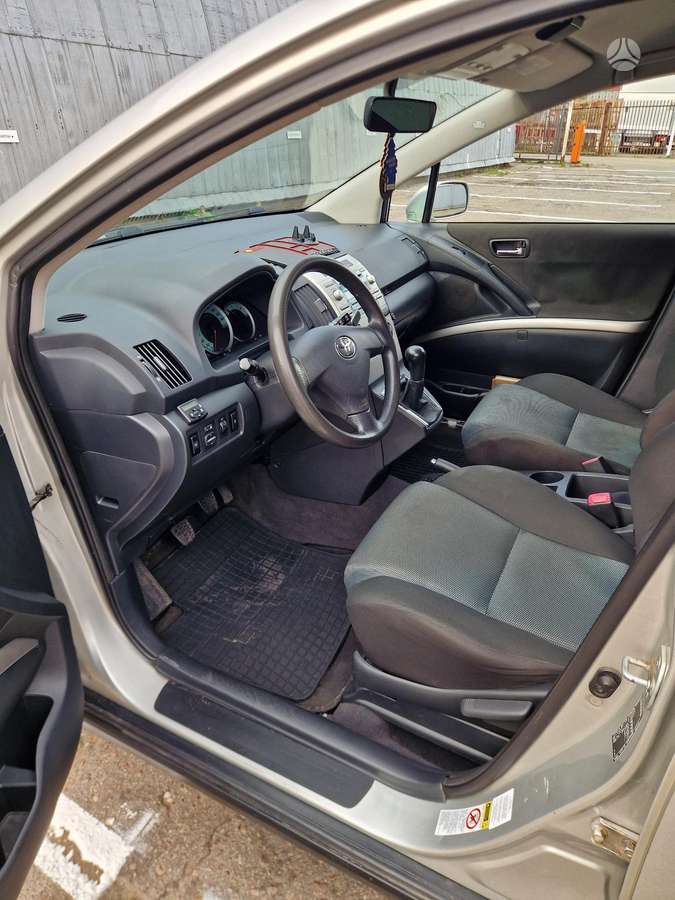 Toyota Corolla 2009 — photo 5