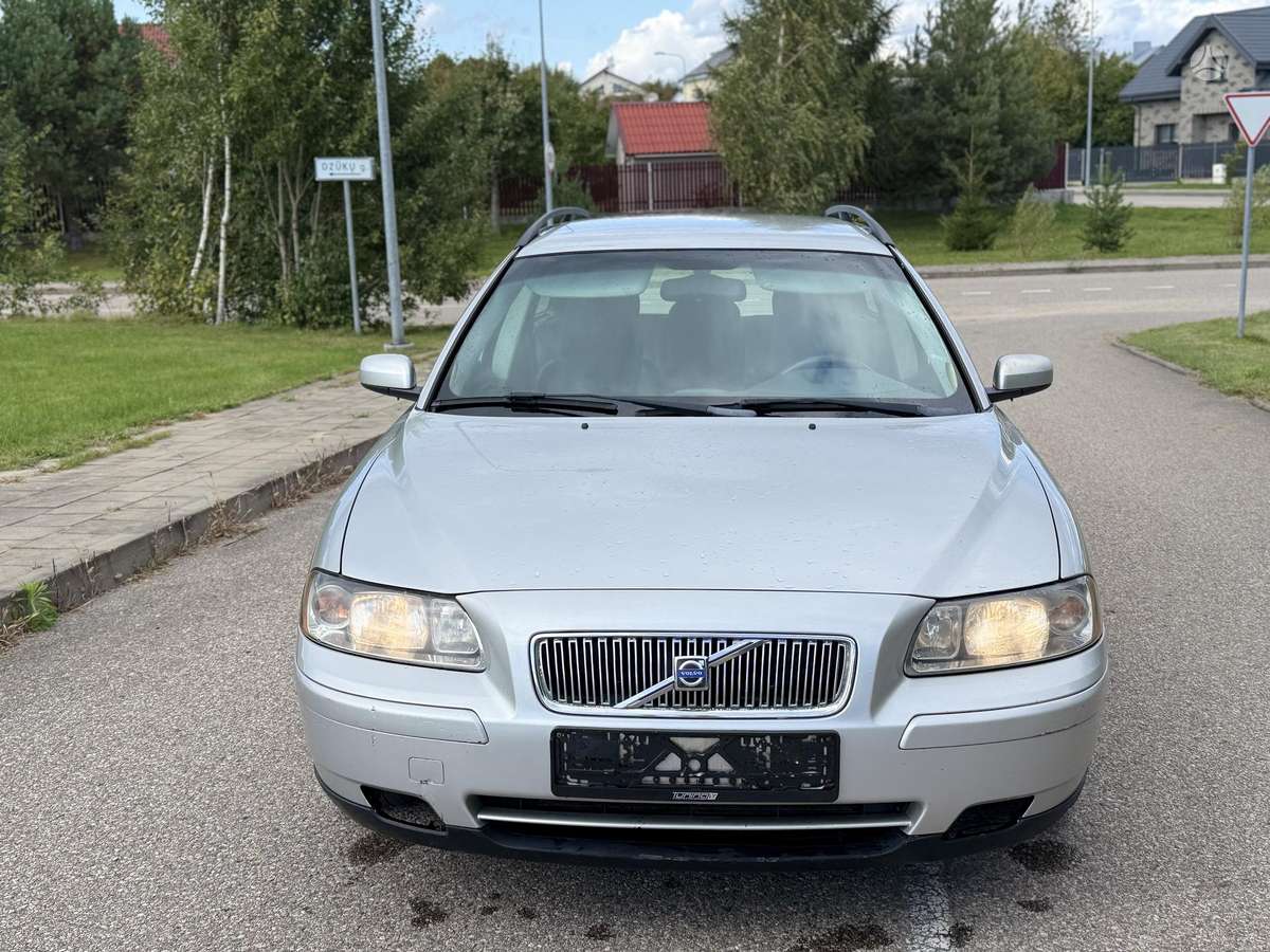 Volvo V70 2006 — interior