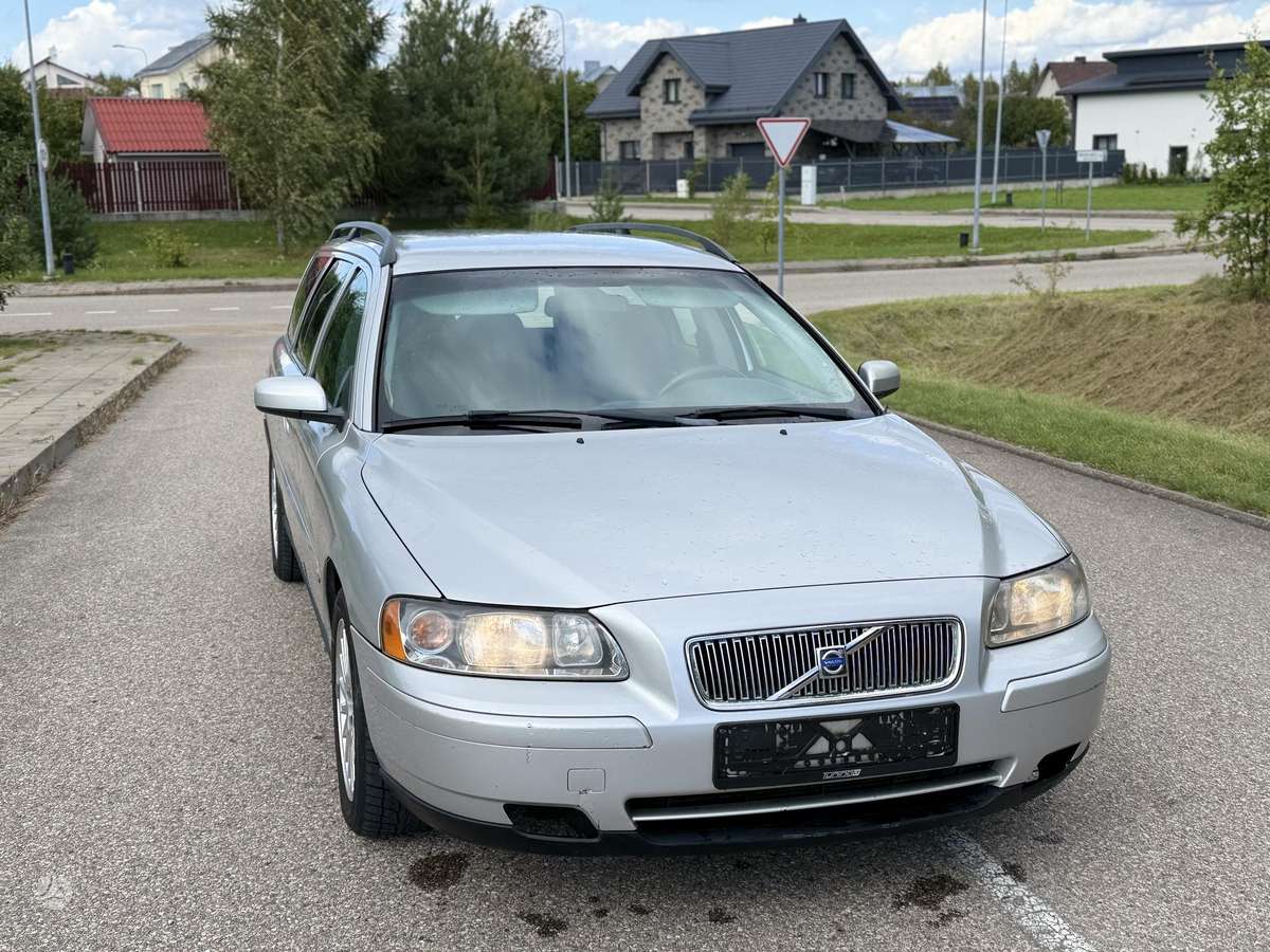 Volvo V70 2006 — engine 2401 cm³, 185 HP (136kW)