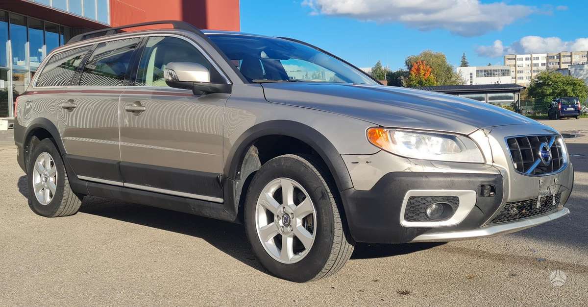 Volvo XC70 2012 — вигляд ззаду