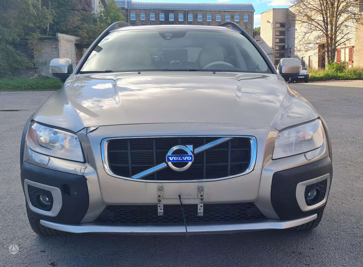 Volvo XC70 2012 — двигун 3192 cm³, 238 HP (175kW)