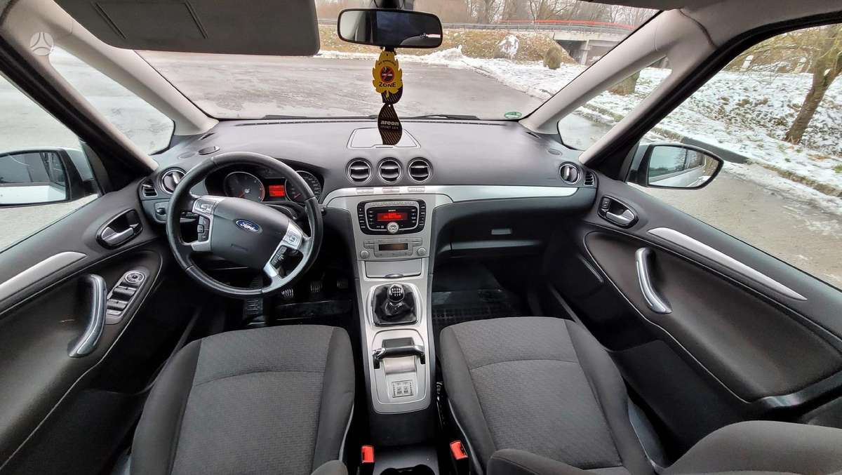 Ford Galaxy 2009 — photo 12
