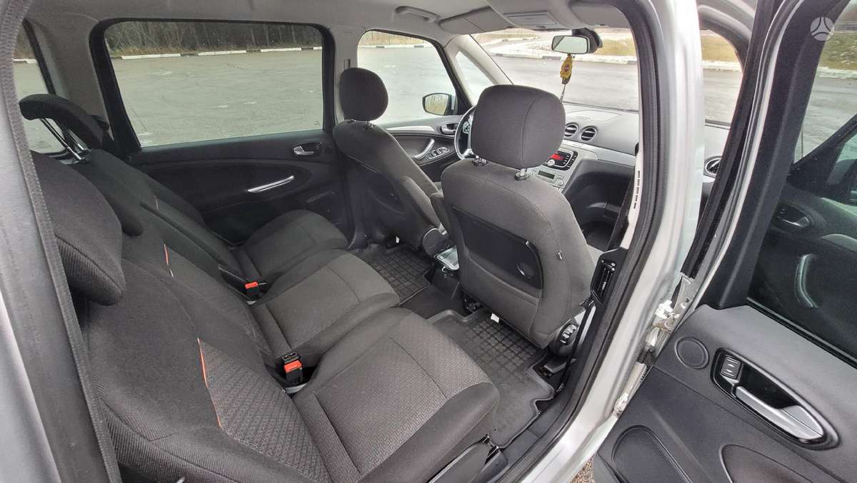 Ford Galaxy 2009 — photo 13