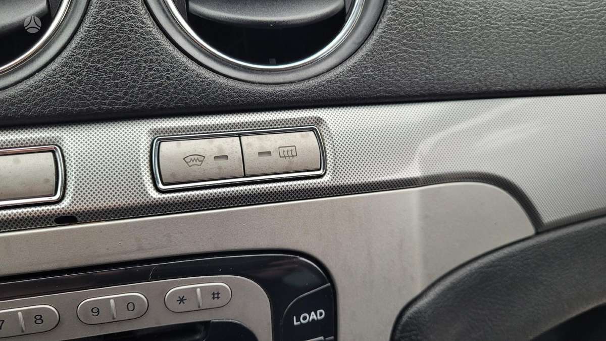 Ford Galaxy 2009 — photo 18