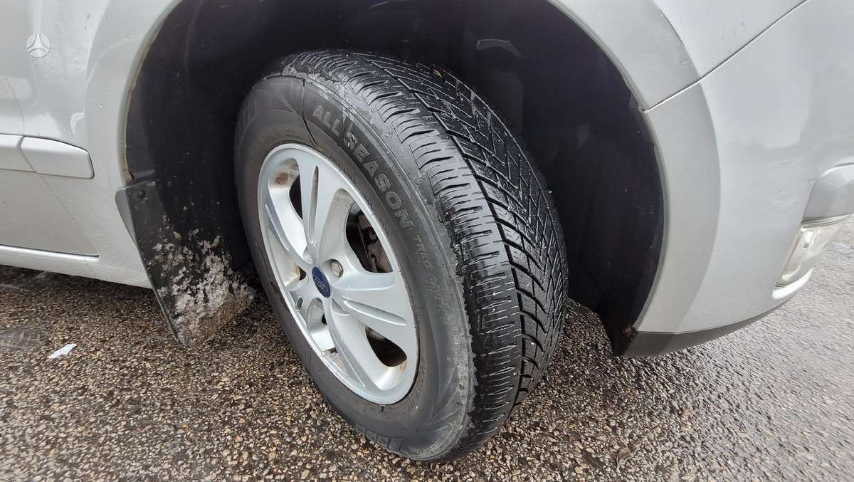 Ford Galaxy 2009 — photo 22