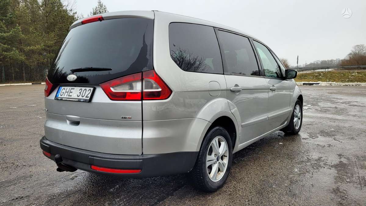 Ford Galaxy 2009 — interior
