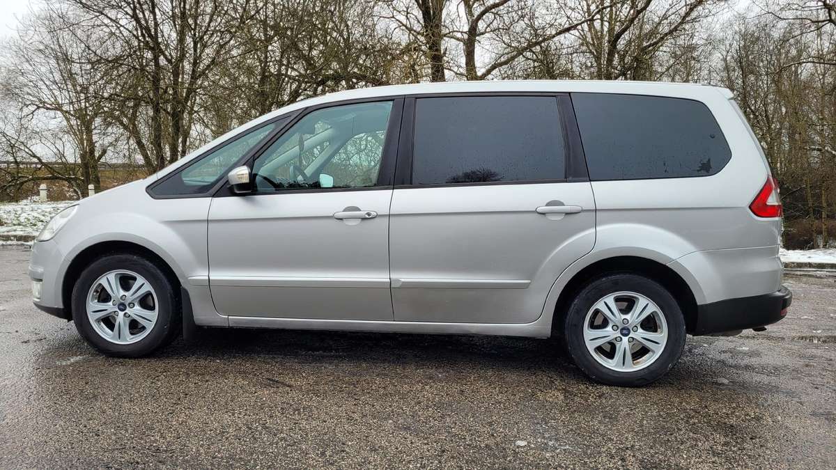 Ford Galaxy 2009 — photo 5