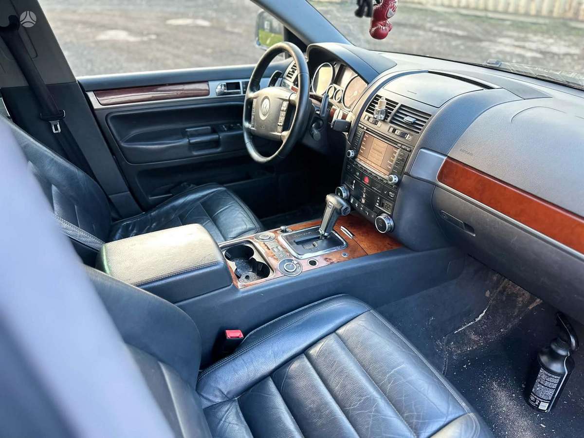 Volkswagen Touareg 2005 — photo 6