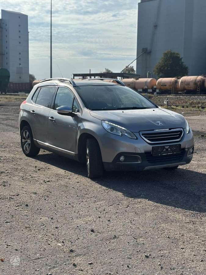 Peugeot 2008 2013 — вигляд ззаду