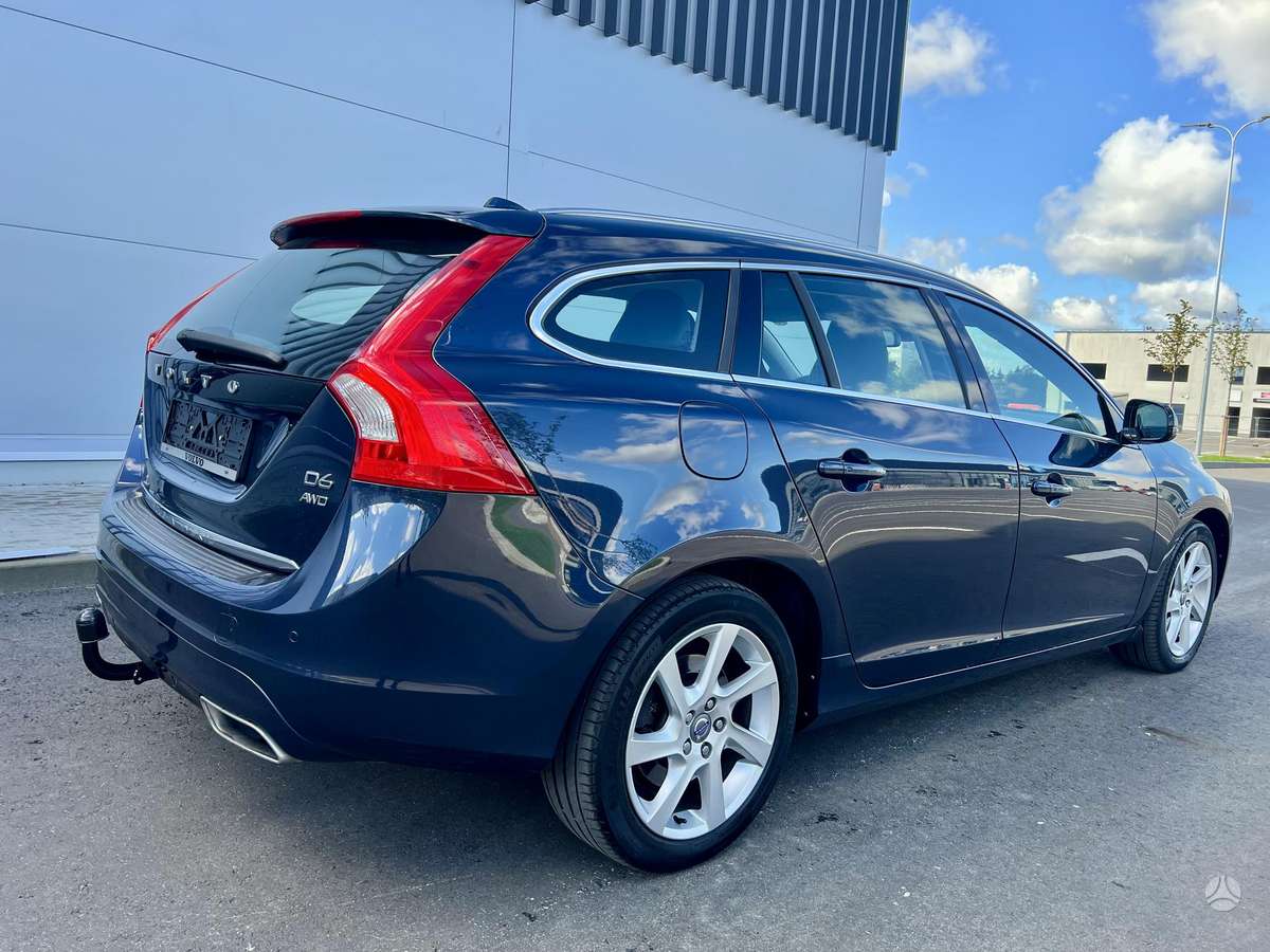Volvo V60 2014 — photo 12
