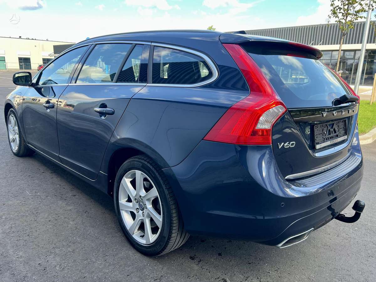 Volvo V60 2014 — photo 16