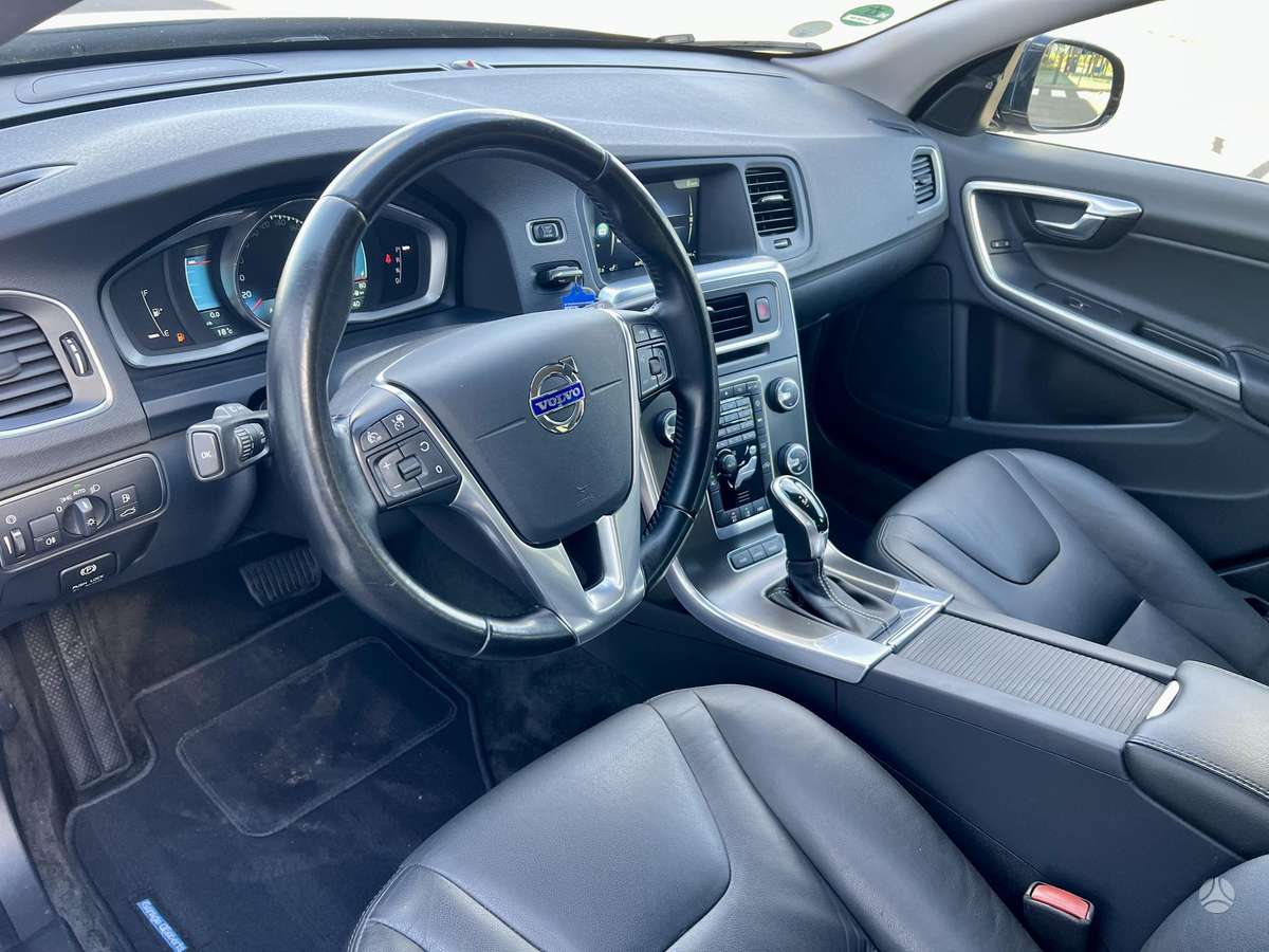 Volvo V60 2014 — photo 19