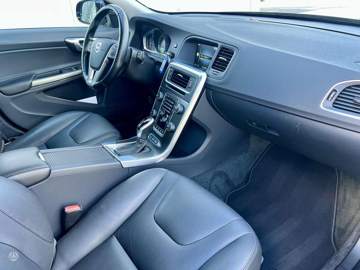 Volvo V60 2014 — photo 21