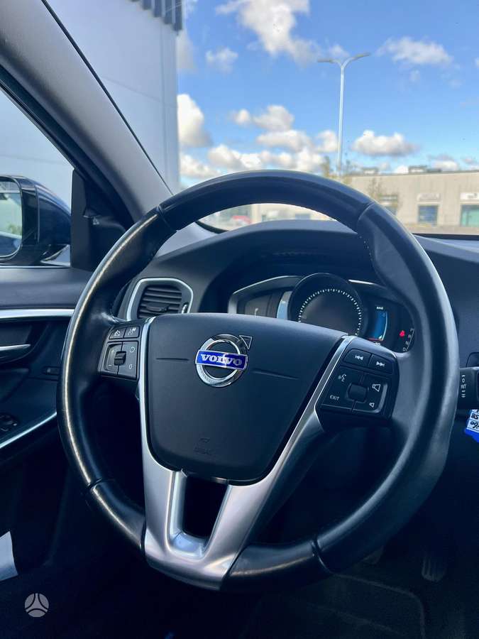 Volvo V60 2014 — photo 22