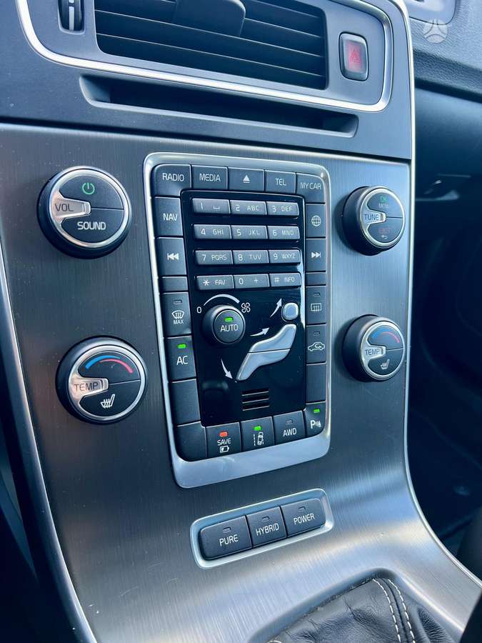 Volvo V60 2014 — photo 29