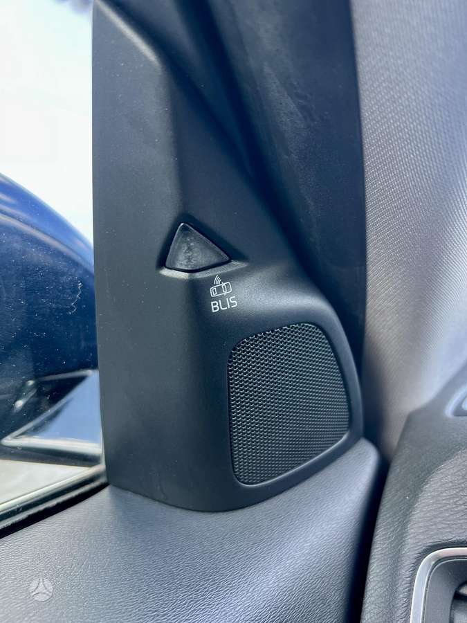 Volvo V60 2014 — photo 32