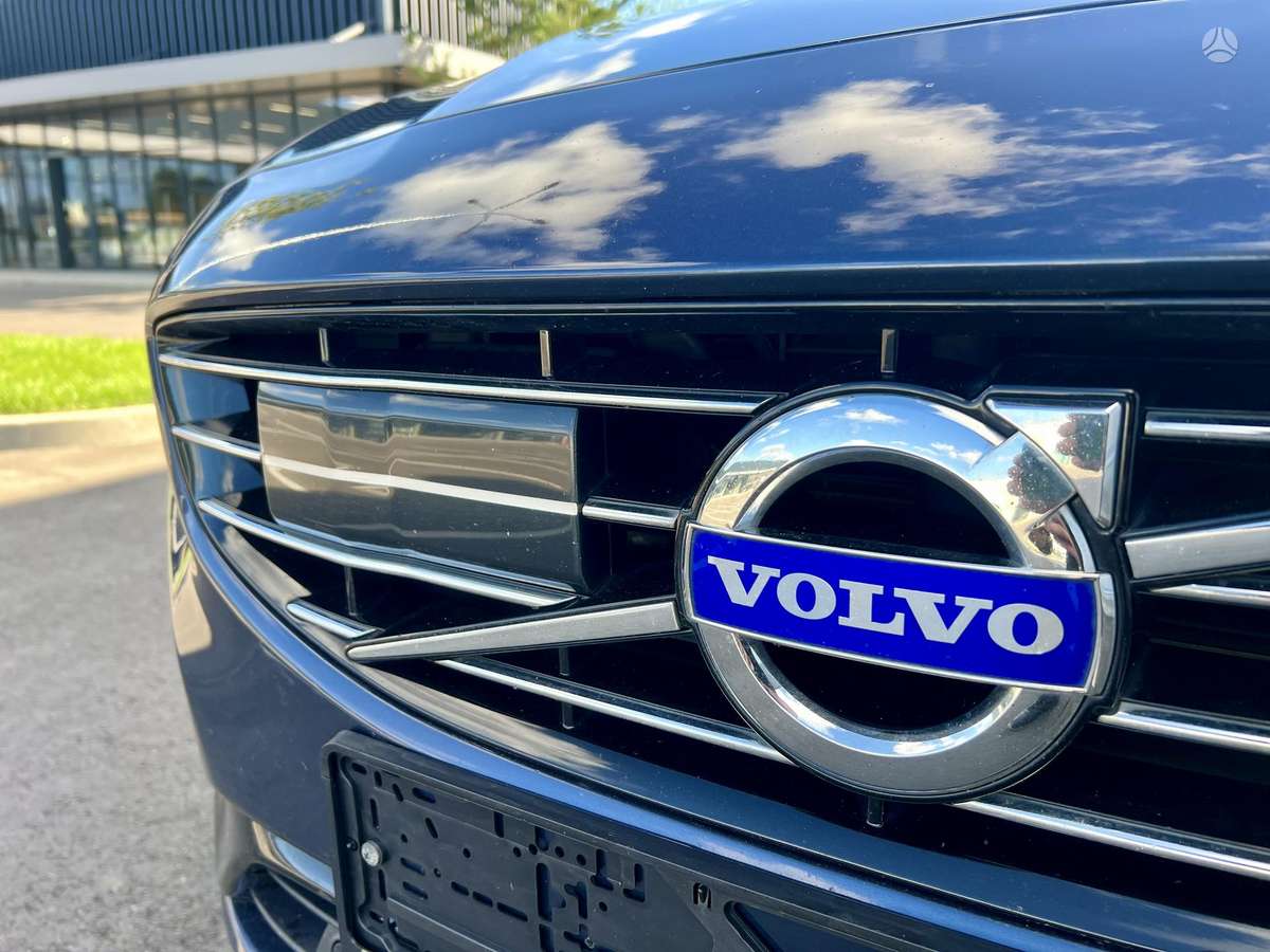 Volvo V60 2014 — photo 35