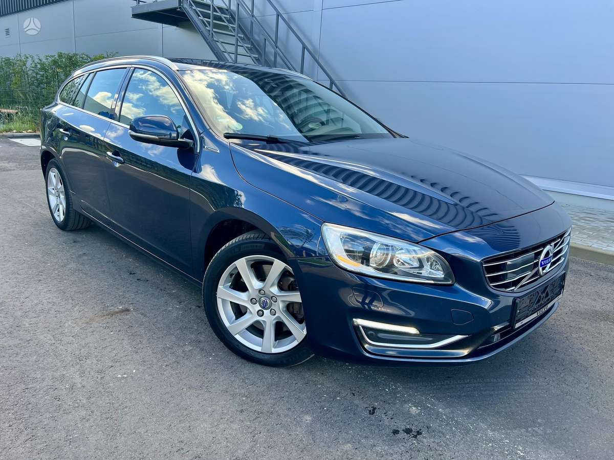 Volvo V60 2014 — engine 2400 cm³, 283 HP (208kW)