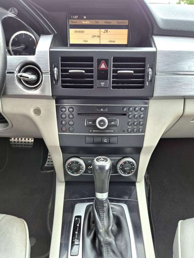 Mercedes-Benz GLK220 2010 — photo 11