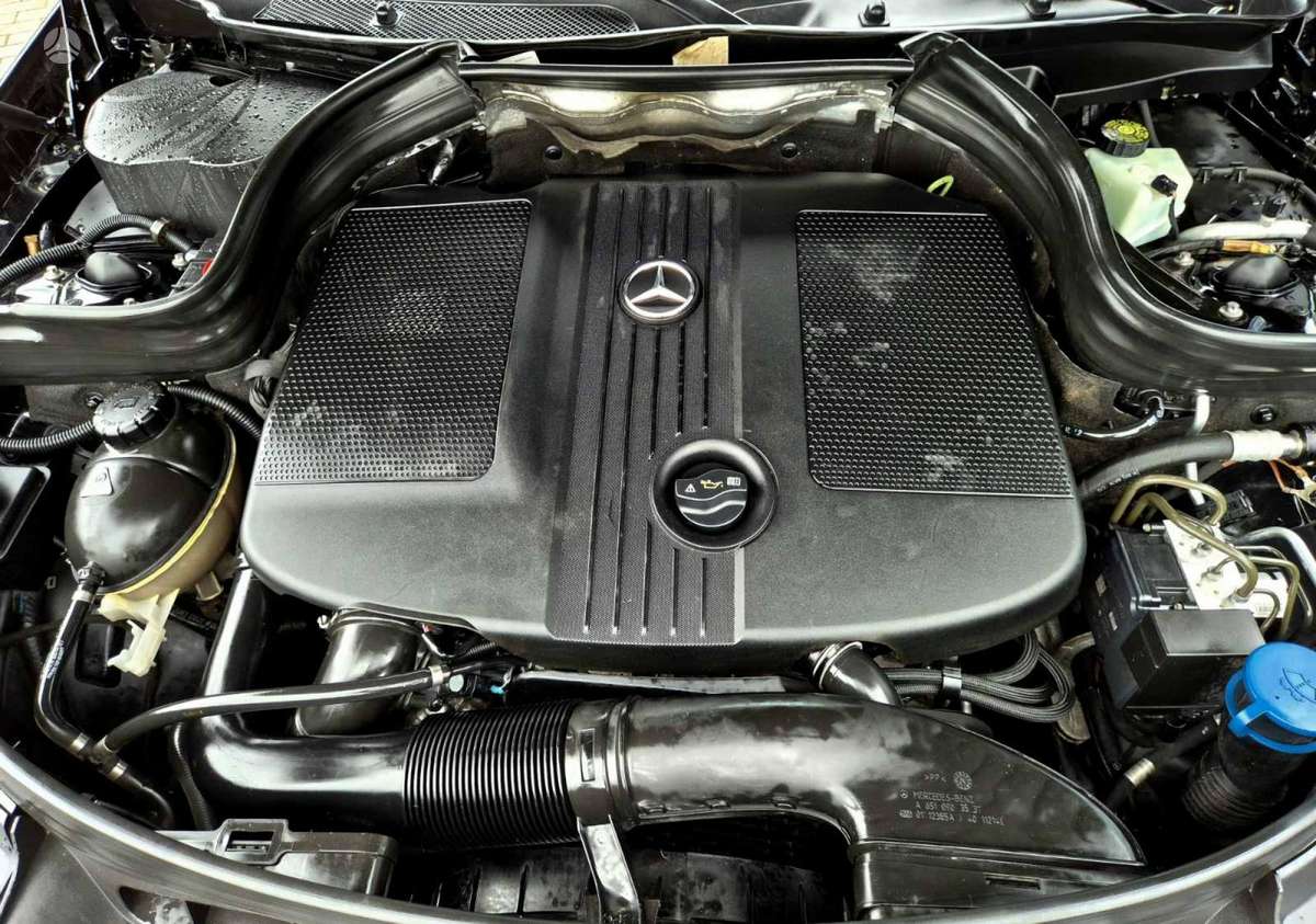 Mercedes-Benz GLK220 2010 — photo 25