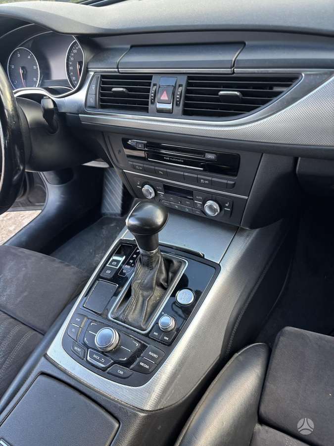 Audi A6 2012 — photo 12