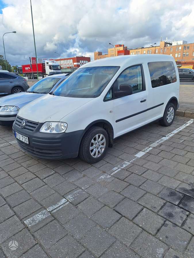 Volkswagen Caddy 2010 — rear view