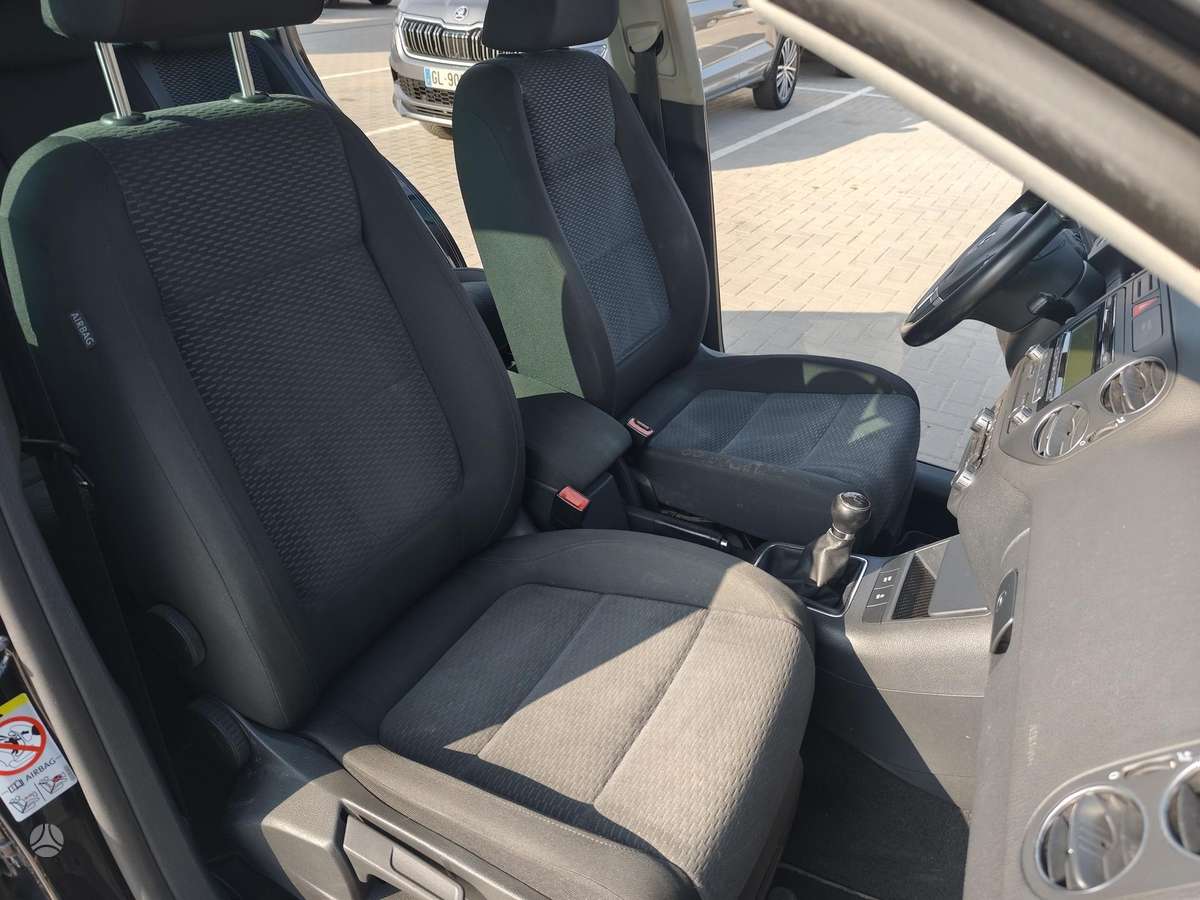 Volkswagen Golf 2010 — photo 11