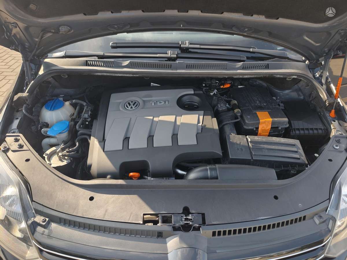 Volkswagen Golf 2010 — photo 16