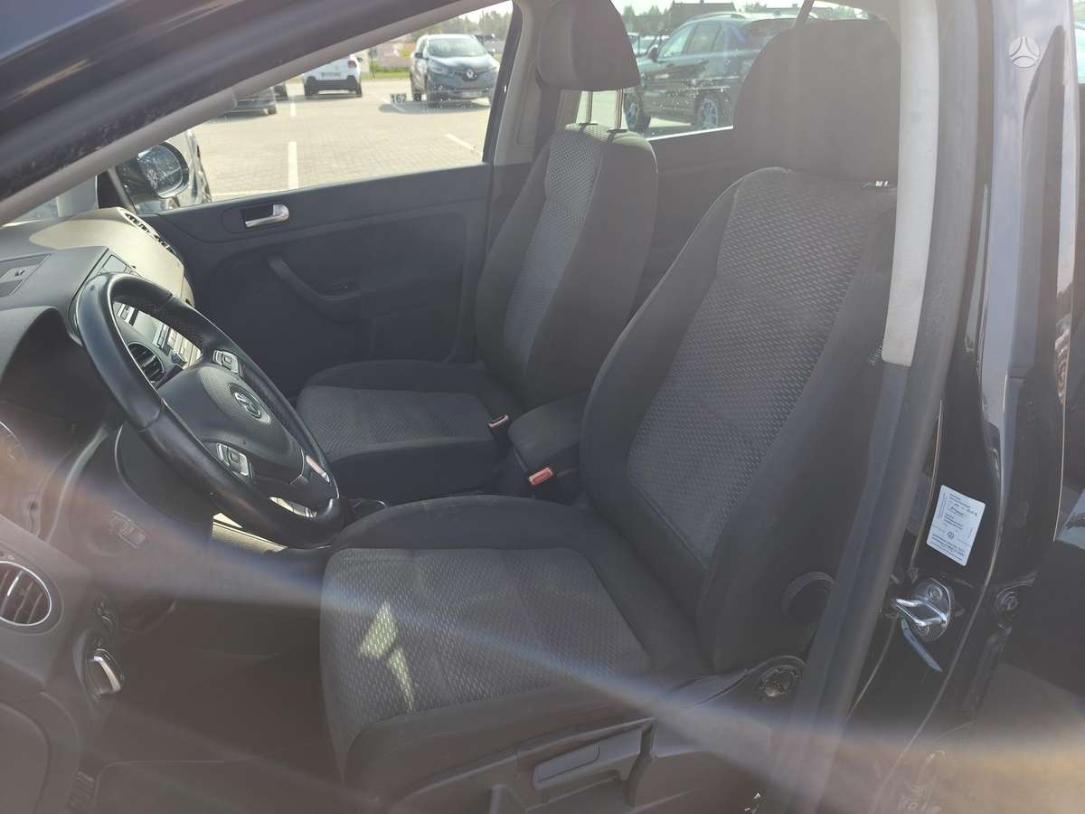 Volkswagen Golf 2010 — photo 9