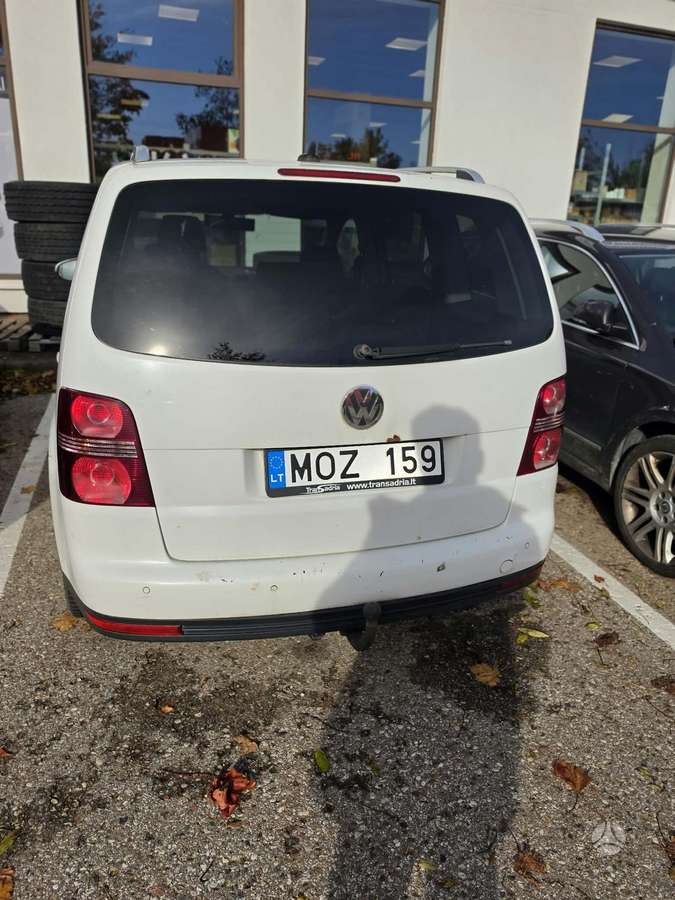 Volkswagen Touran 2009 — photo 12