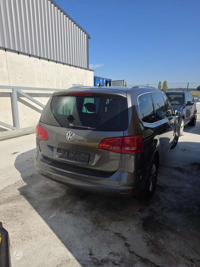 Volkswagen Sharan 2011 — двигун 1968 cm³, 140 HP (103kW)