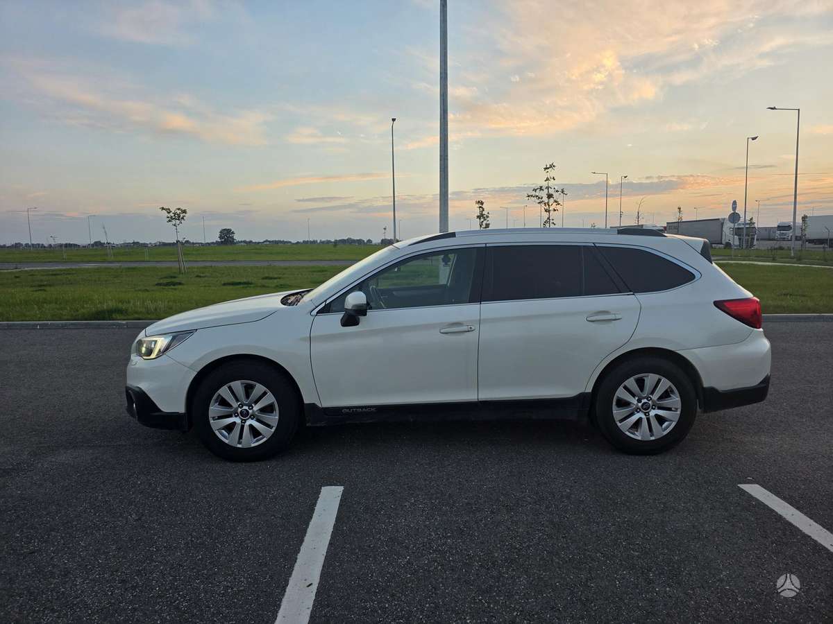 Subaru Outback 2015 — салон