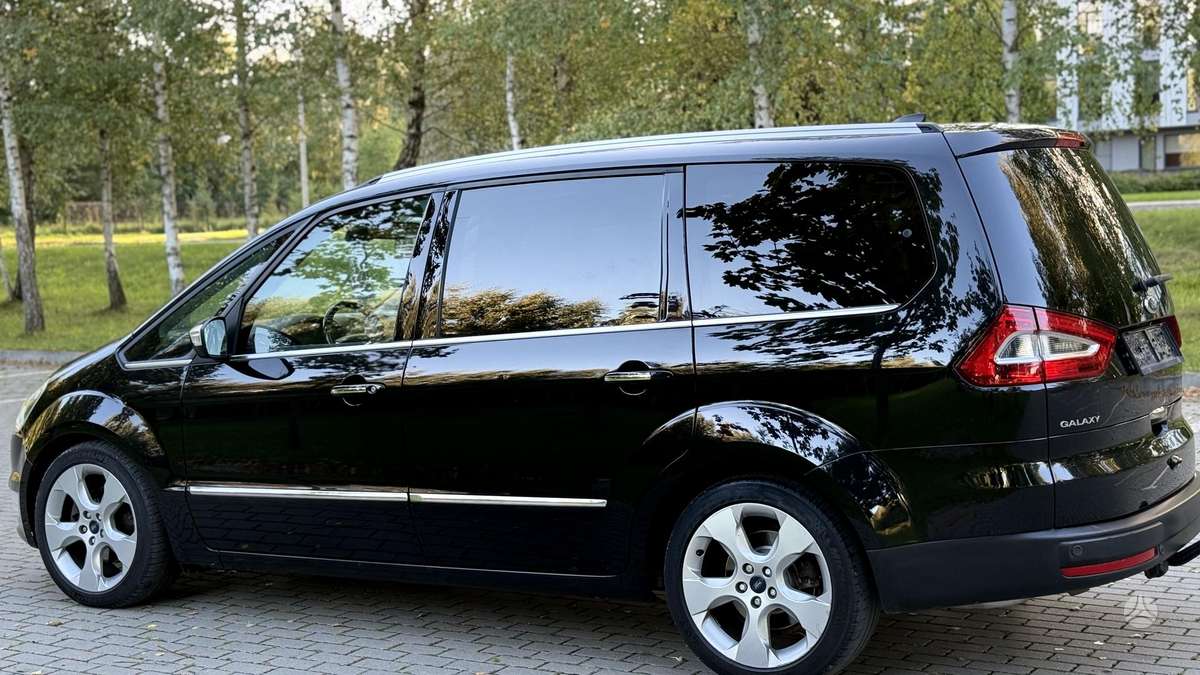 Ford Galaxy 2013 — photo 10