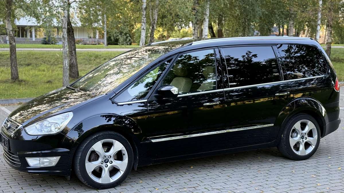 Ford Galaxy 2013 — photo 11