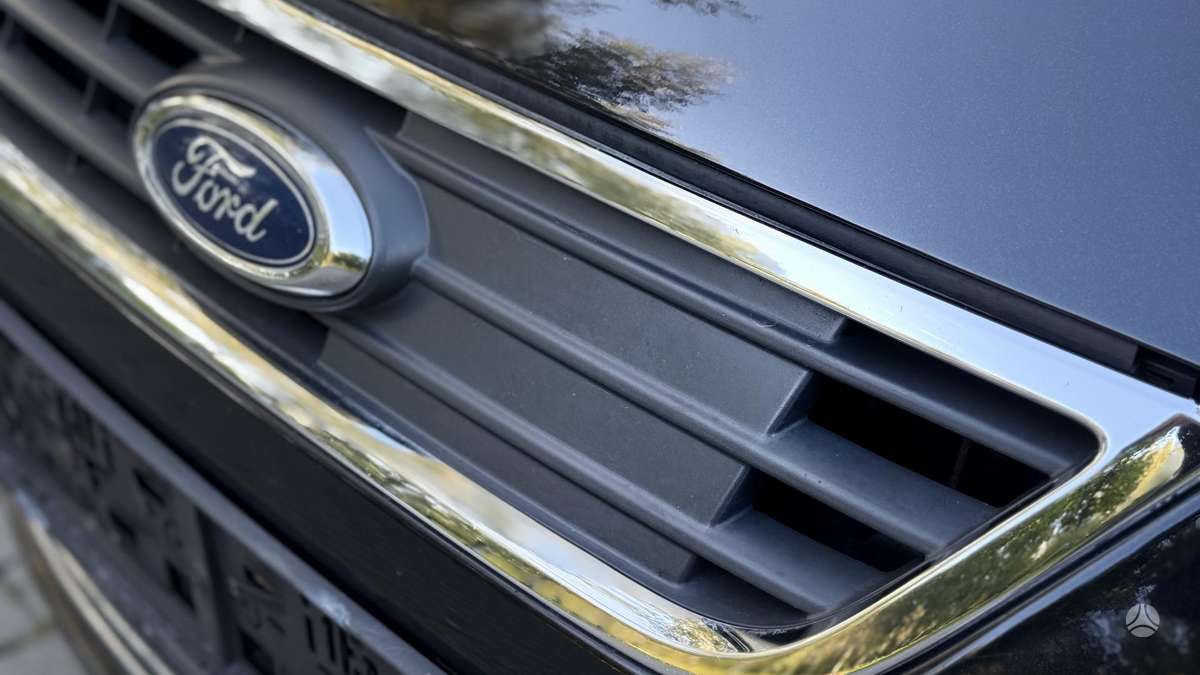 Ford Galaxy 2013 — photo 13