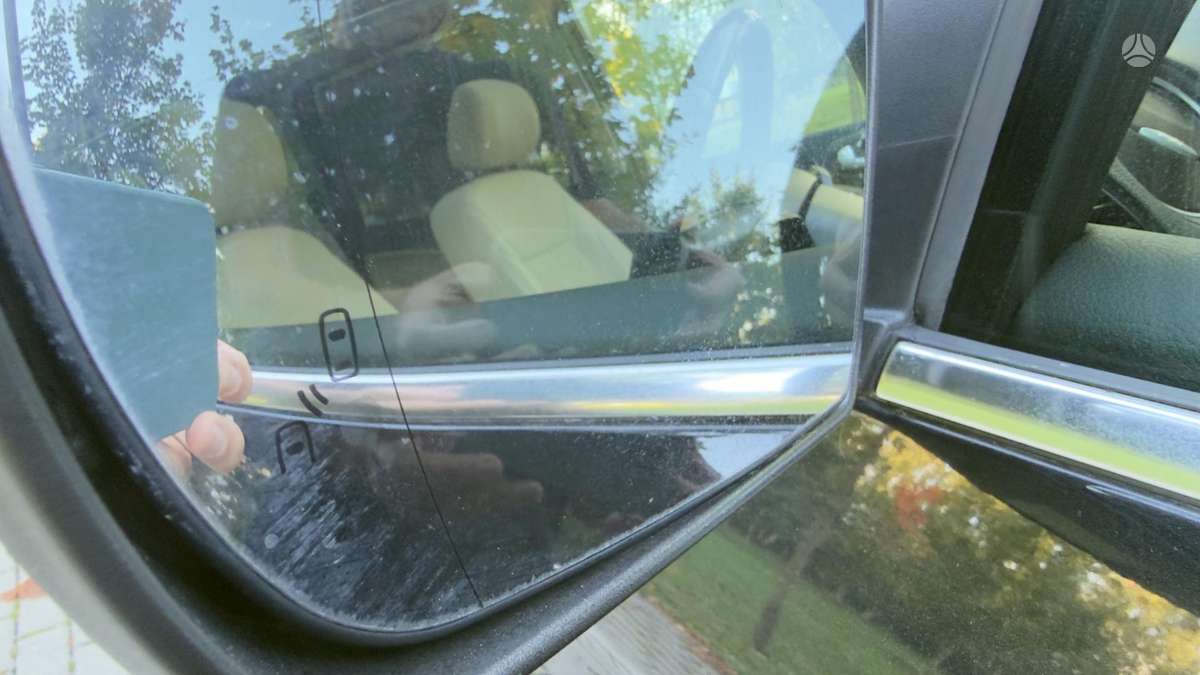 Ford Galaxy 2013 — photo 16