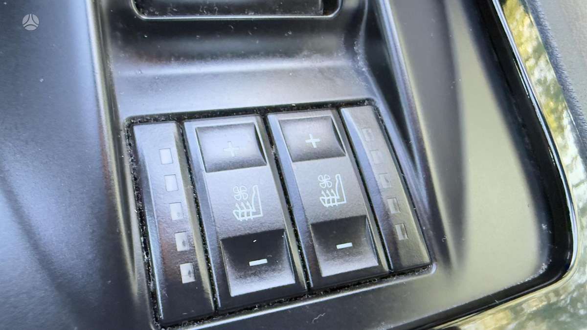 Ford Galaxy 2013 — photo 20