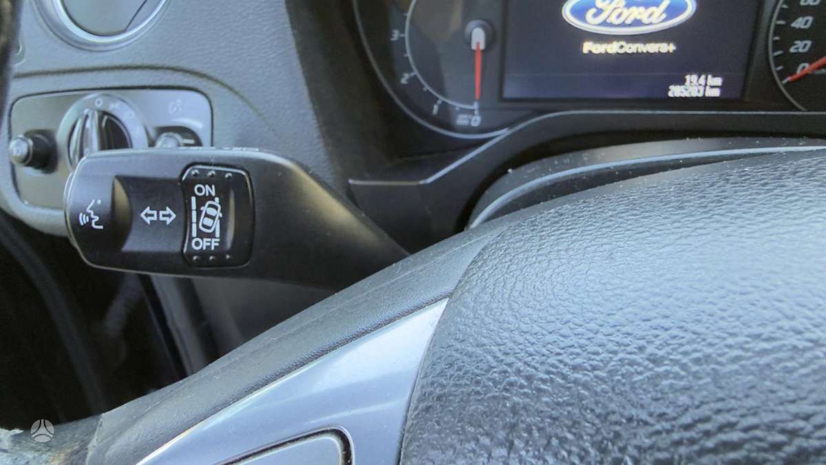 Ford Galaxy 2013 — photo 22