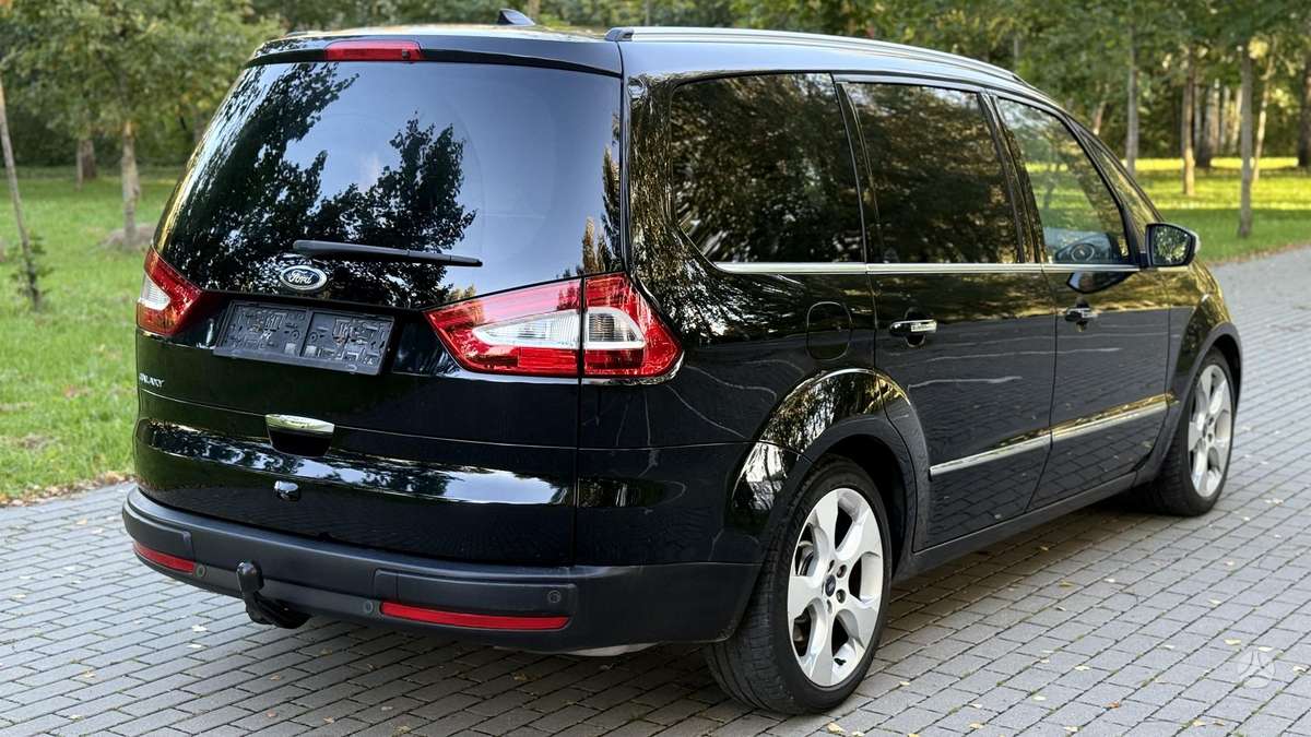 Ford Galaxy 2013 — photo 7