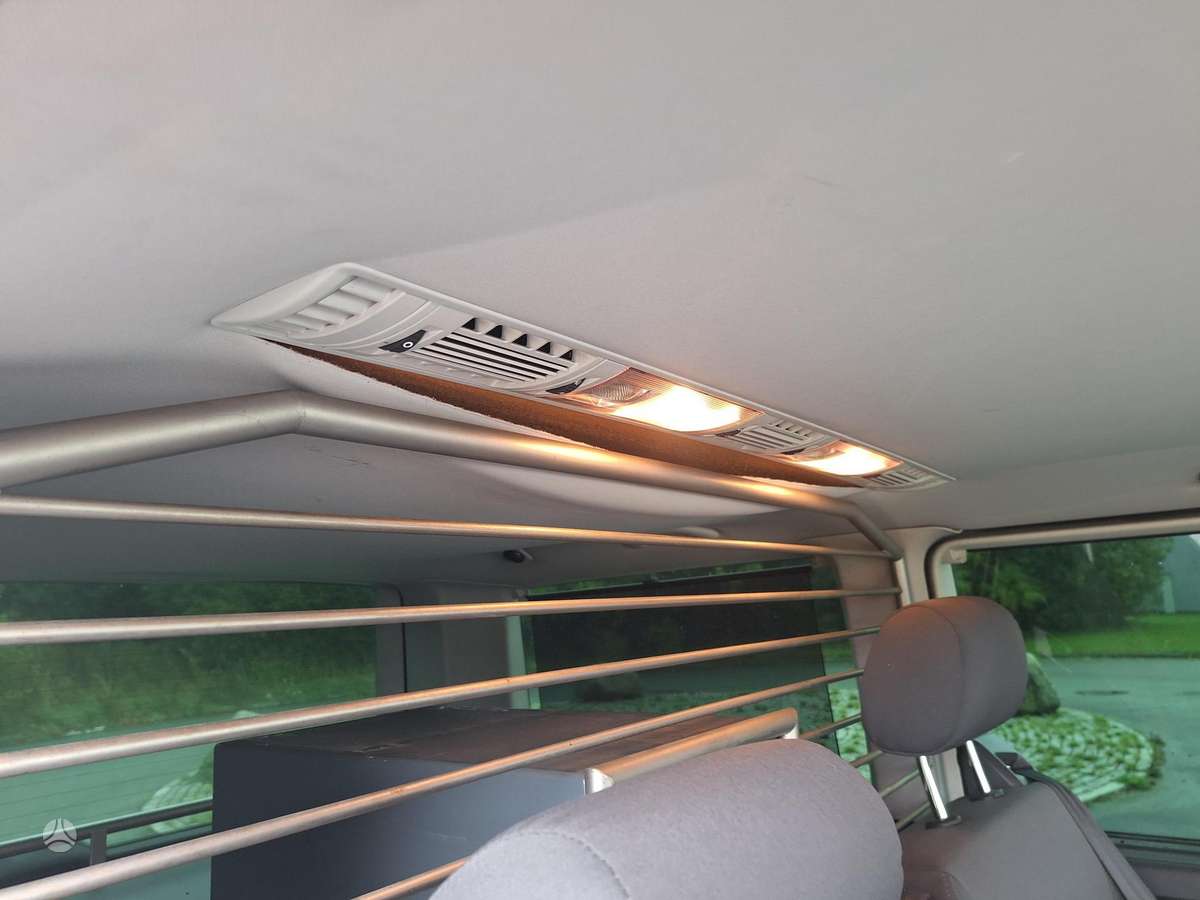 Volkswagen Multivan 2008 — photo 13