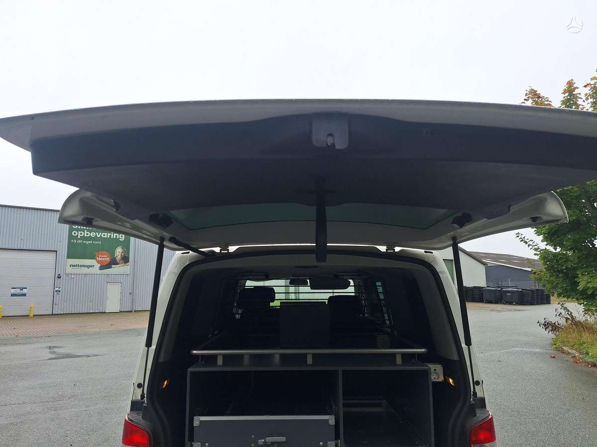 Volkswagen Multivan 2008 — photo 16
