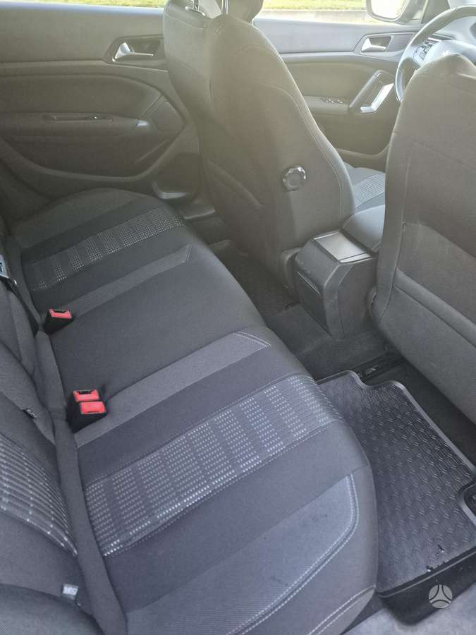 Peugeot 308 2015 — photo 15