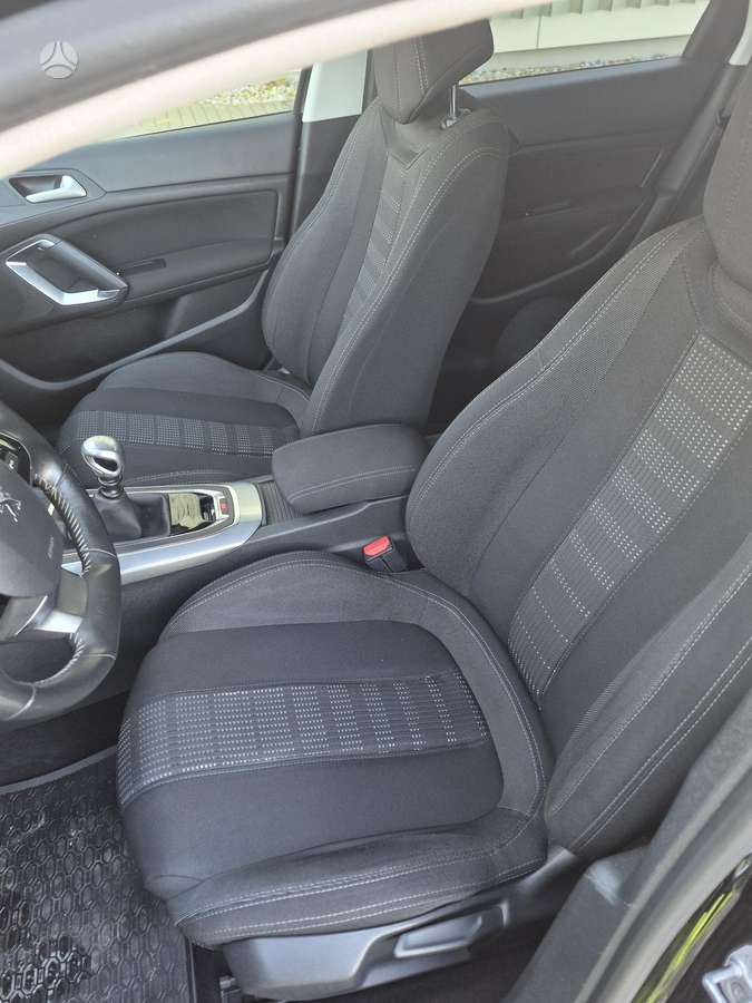 Peugeot 308 2015 — photo 17