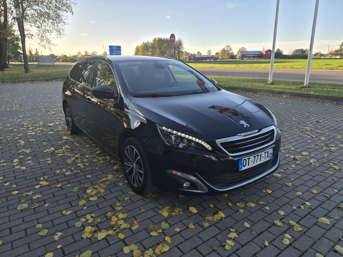 Peugeot 308 2015 — engine 1560 cm³, 120 HP (88kW)