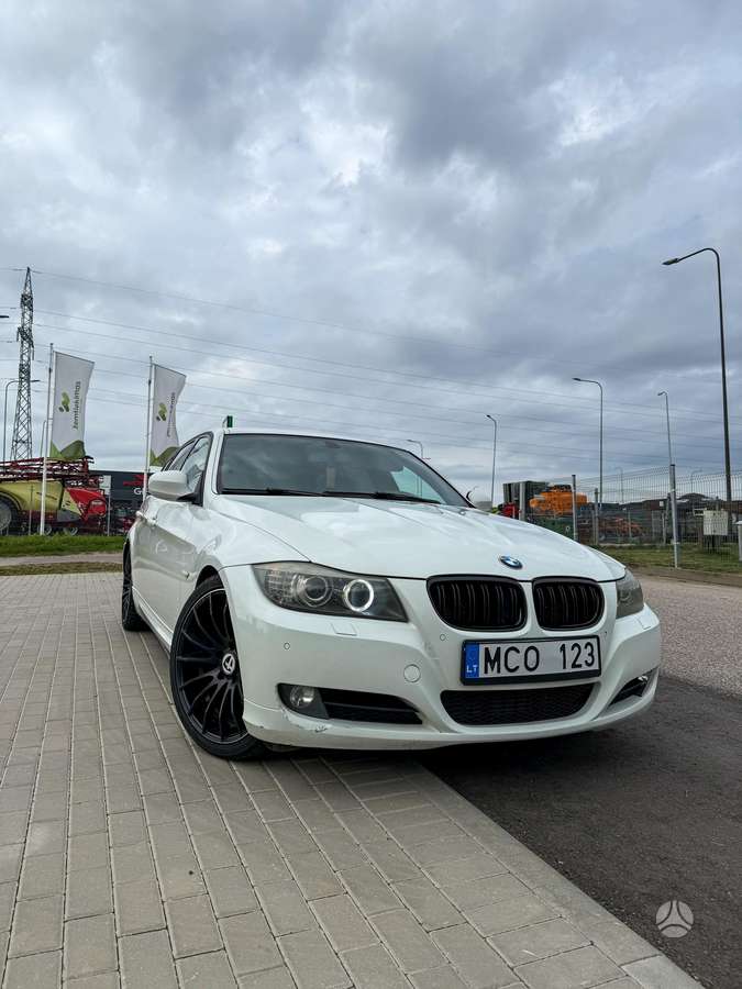 BMW 320, 2010